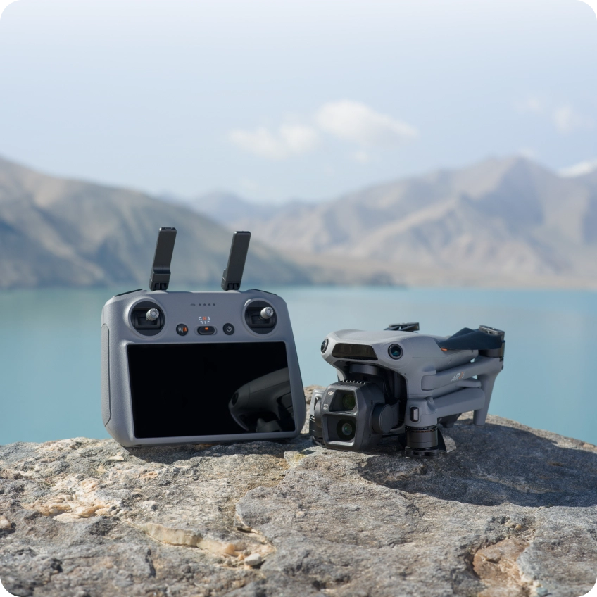 Dron con sistema de doble cámara (gran angular con sensor CMOS de 1" + teleobjetivo medio de 70 mm).